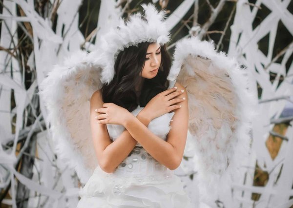 What's the Key to a Light and Fluffy Angel Food Cake with Lemon Glaze?